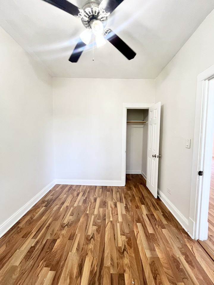 2443 S Keeler Ave #3N - Photo 5 of 14