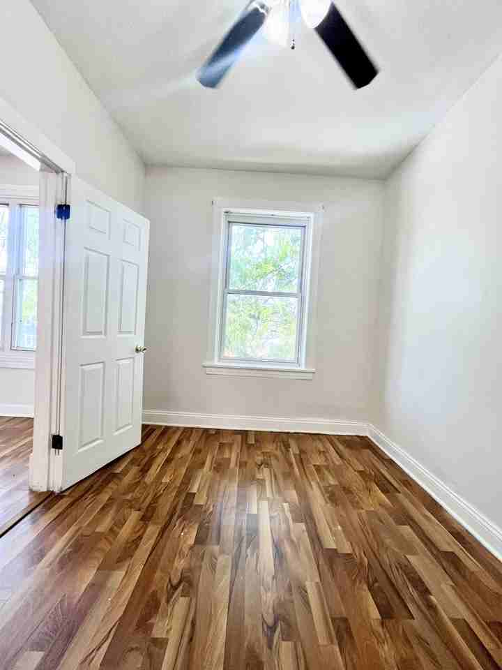 2443 S Keeler Ave #3N - Photo 7 of 14