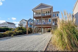 featured image of 3547 Island Dr