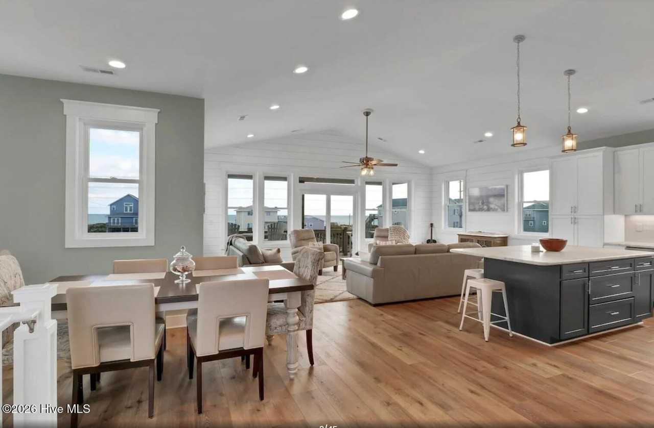 3547 Island Dr - Photo 4 of 30