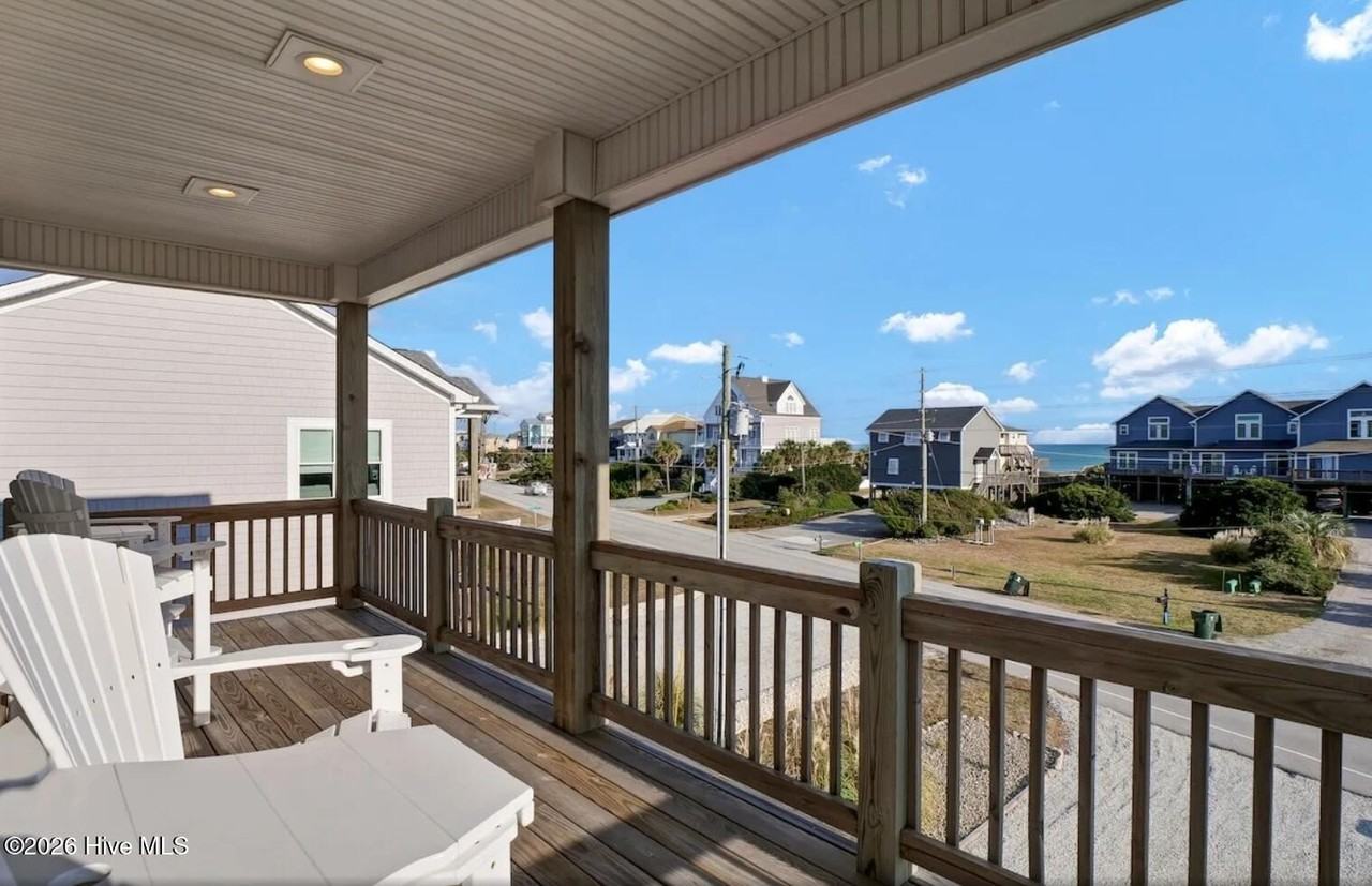 3547 Island Dr - Photo 5 of 30