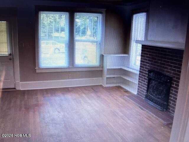 207 S Library St - Photo 2 of 10