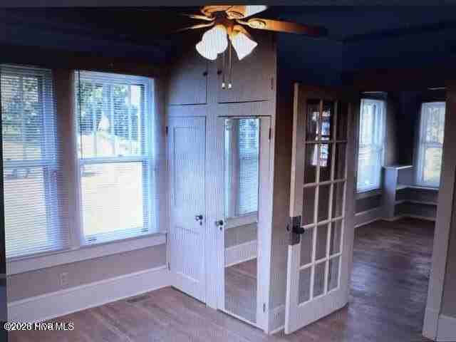 207 S Library St - Photo 5 of 10