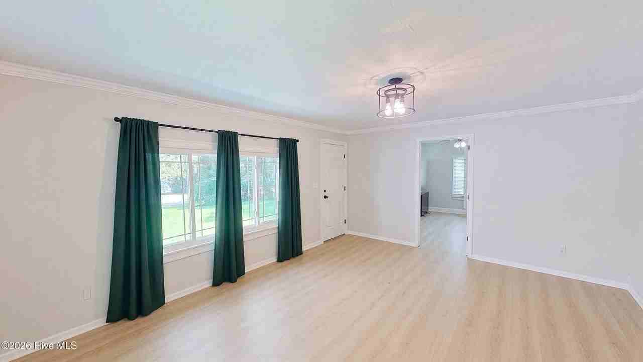1682 Blue Creek Rd - Photo 3 of 19