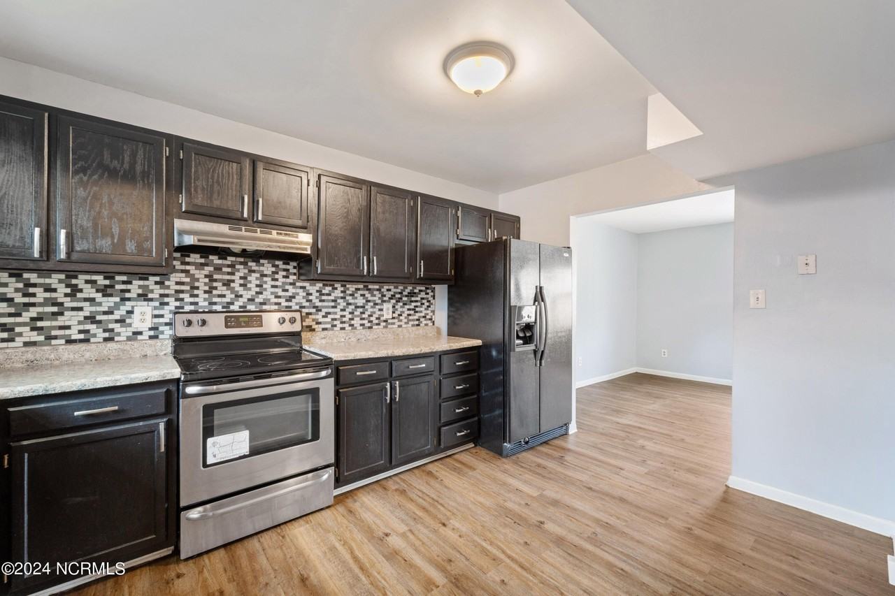 123 Palace Cir - Photo 2 of 20