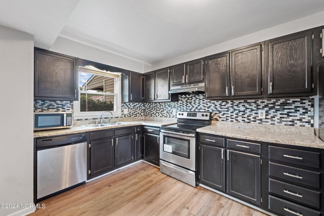 123 Palace Cir - Photo 3 of 20