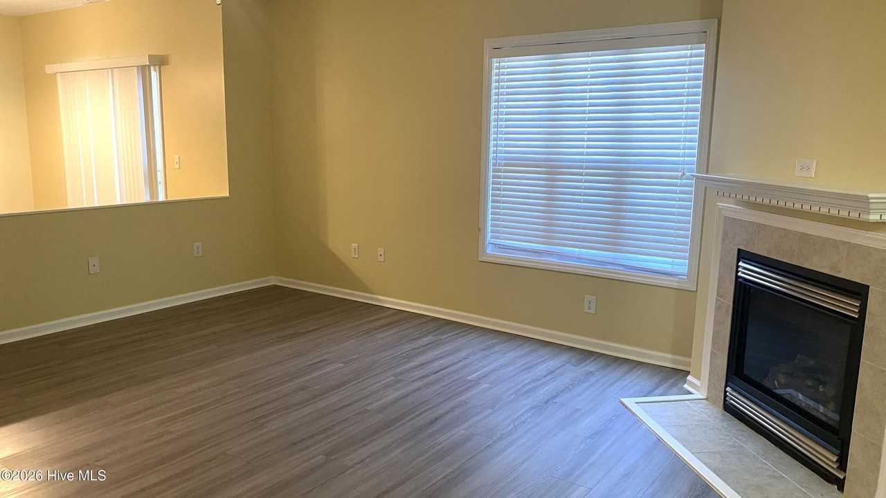 1129 Turtle Creek Rd #D - Photo 3 of 13