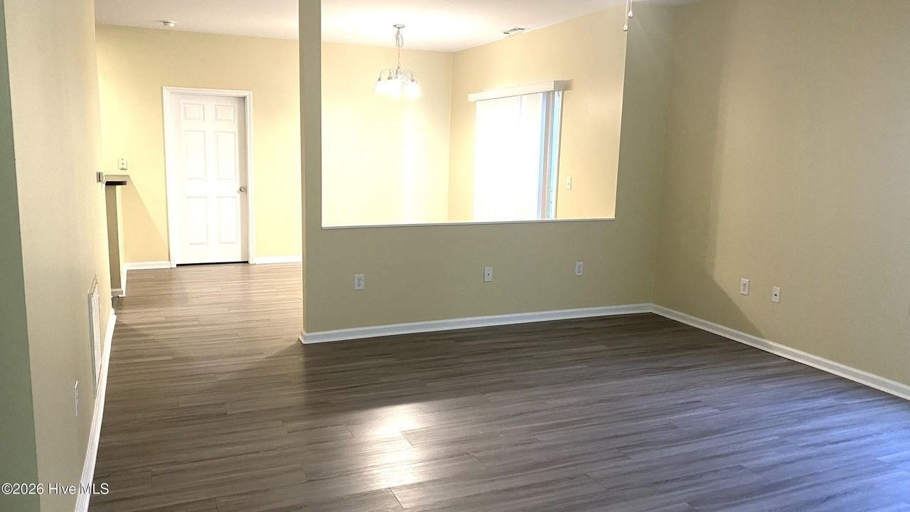 1129 Turtle Creek Rd #D - Photo 5 of 13