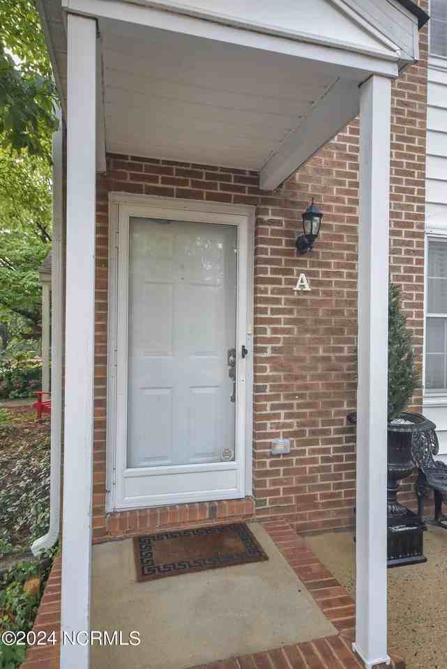 10 Pinehurst Manor Dr #A - Photo 3 of 27