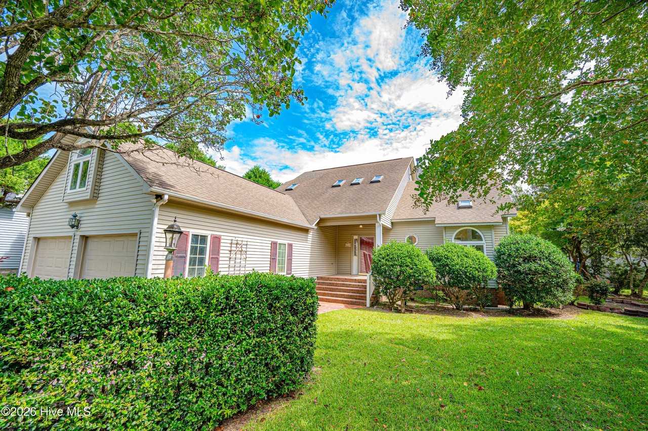 6118 Gondolier Dr - Photo 3 of 31
