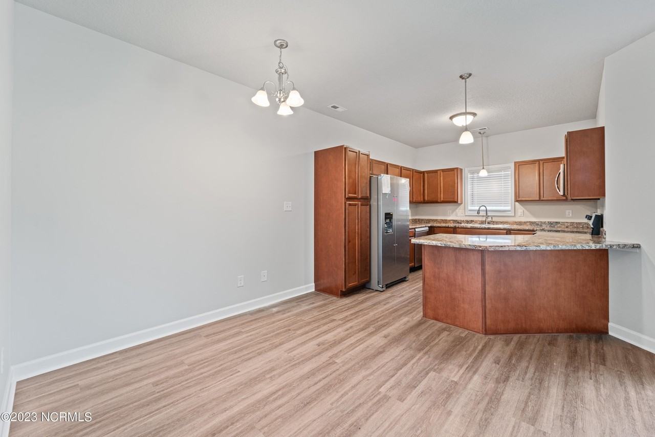 231 Shallowbag Bay Ln - Photo 4 of 26