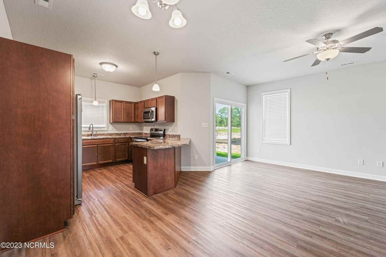 231 Shallowbag Bay Ln - Photo 5 of 26