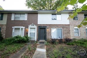 featured image of 880 College Ave