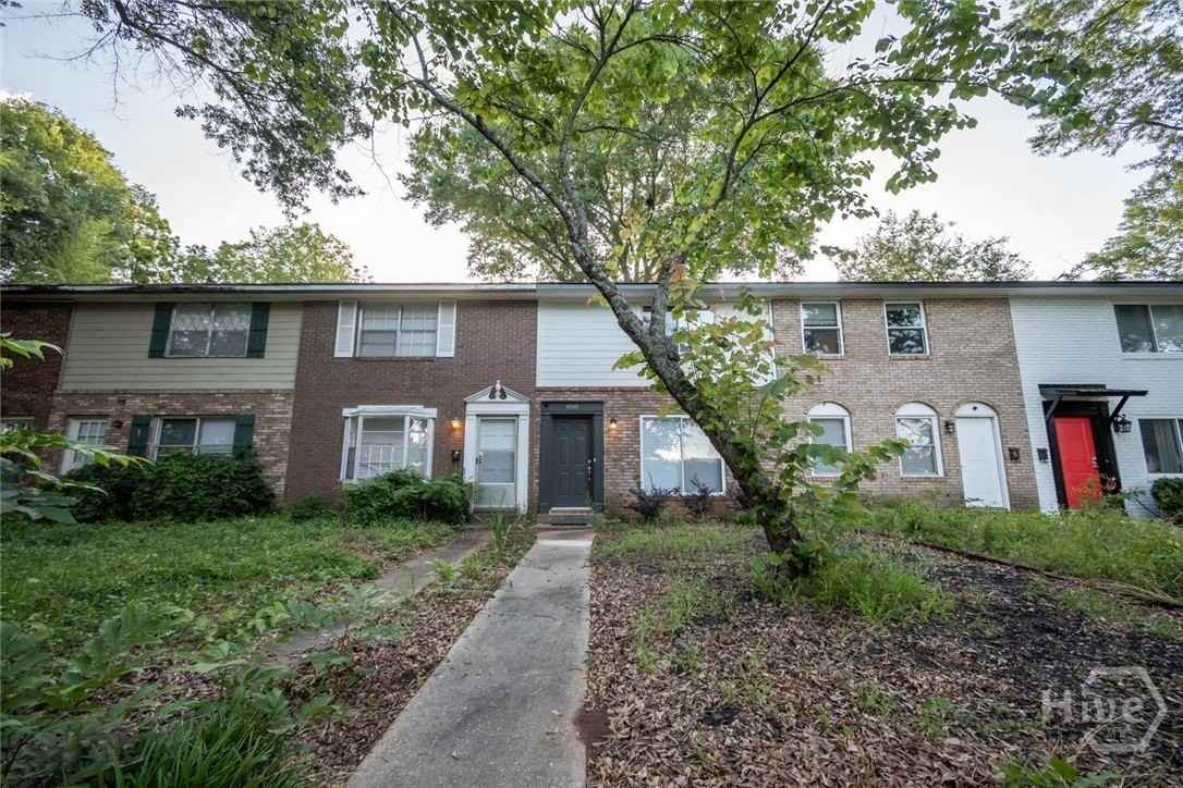 880 College Ave - Photo 3 of 31