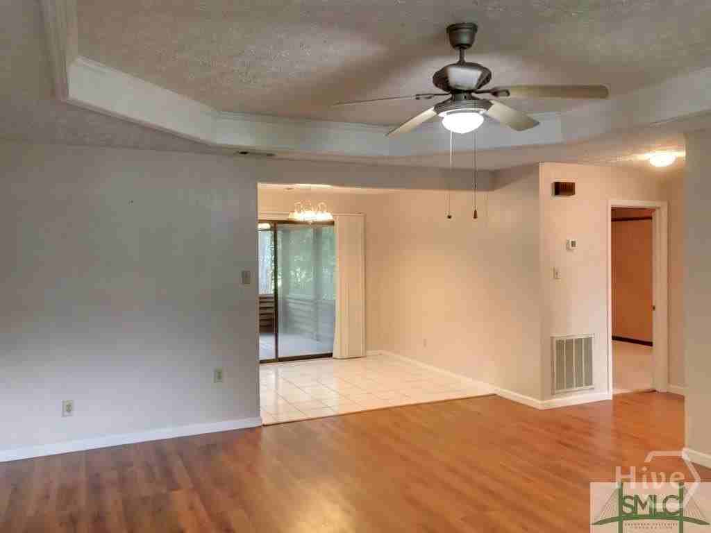 145 Robinson Loop - Photo 4 of 11