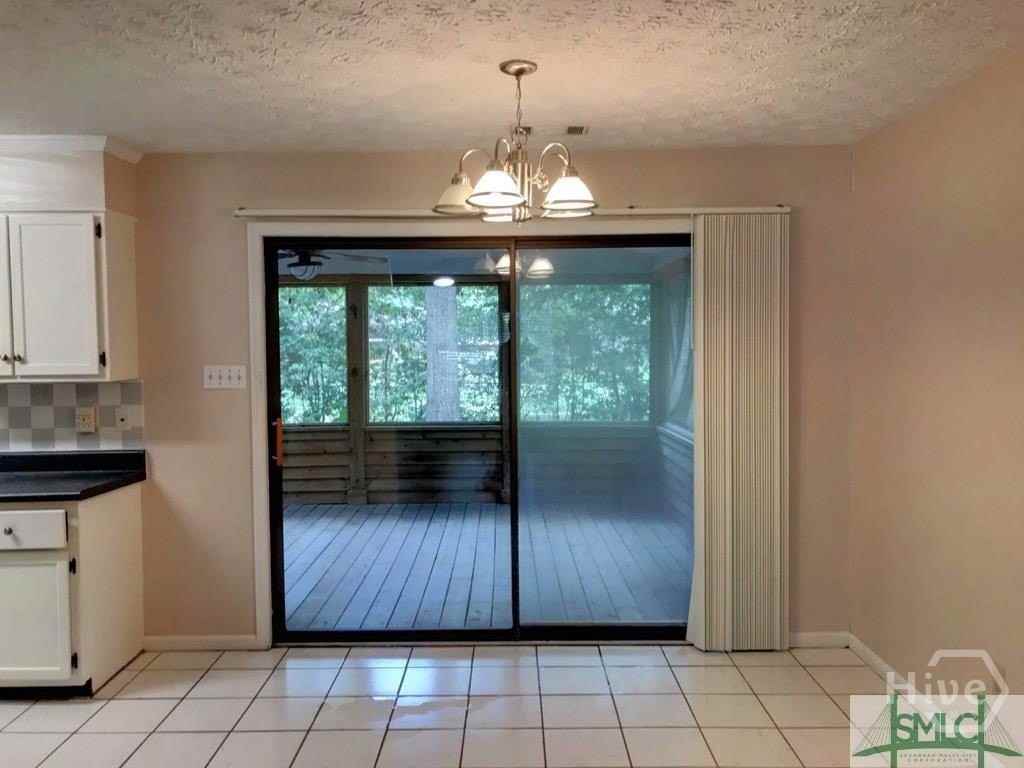 145 Robinson Loop - Photo 5 of 11