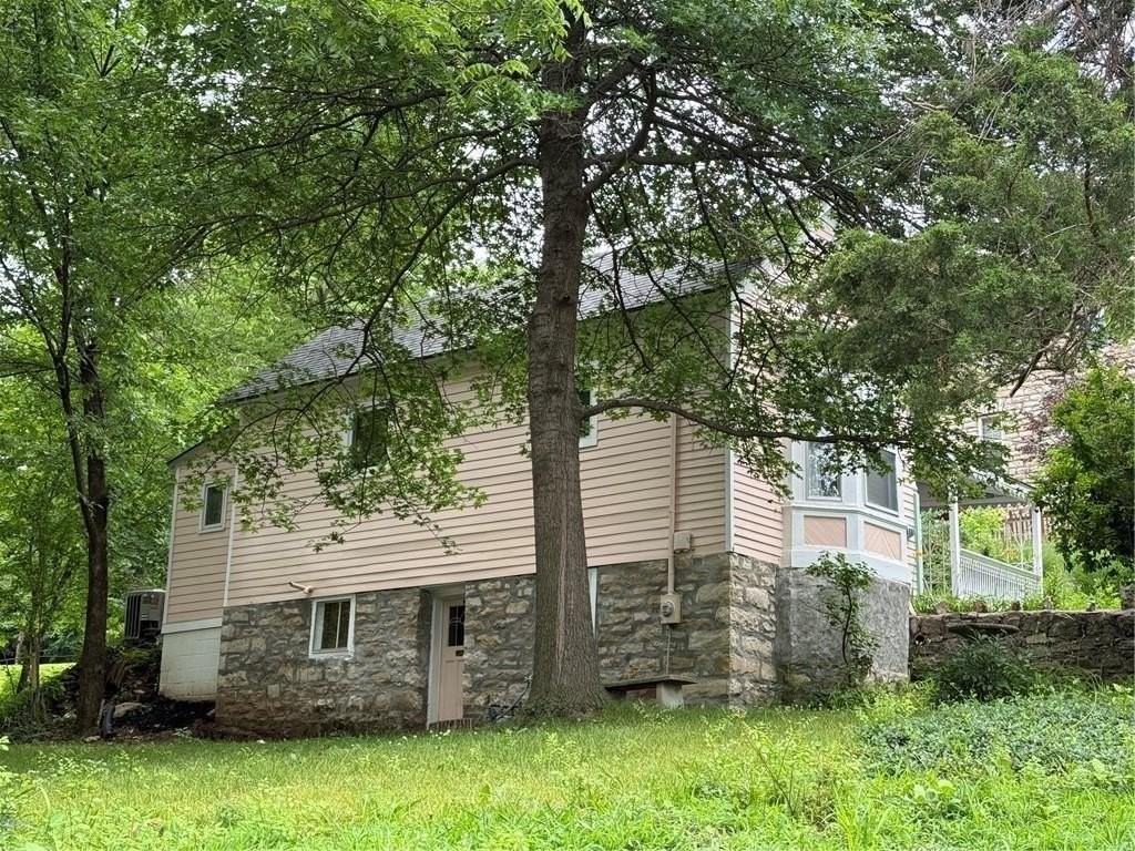 6 W 12th St - Photo 2 of 18