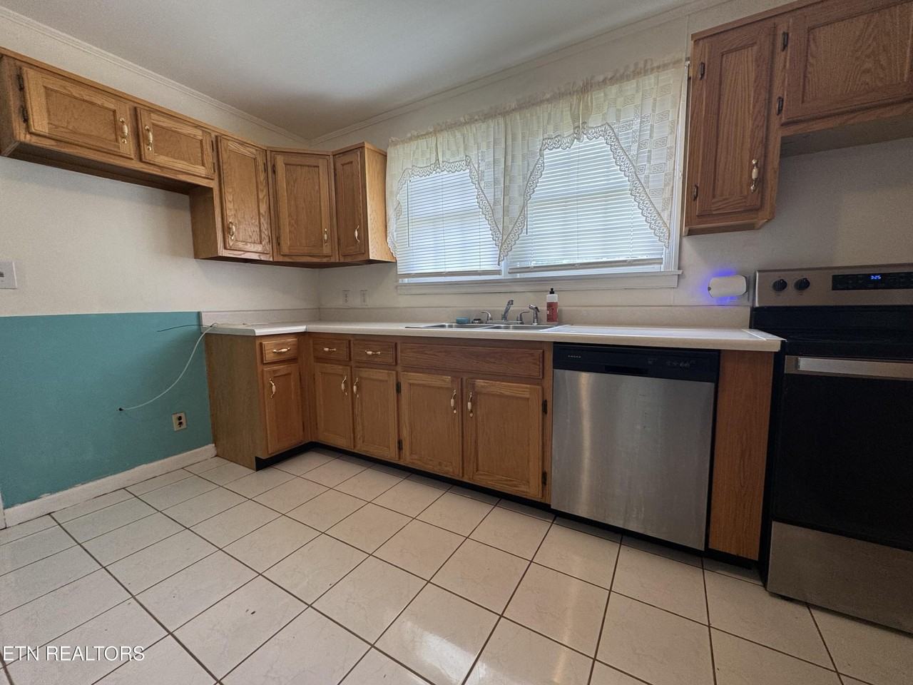 1209 Morgan St - Photo 5 of 24