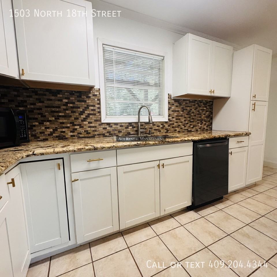 1503 N 18th St - Photo 4 of 21