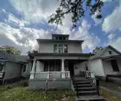 featured image of 1005 S 8th St #2