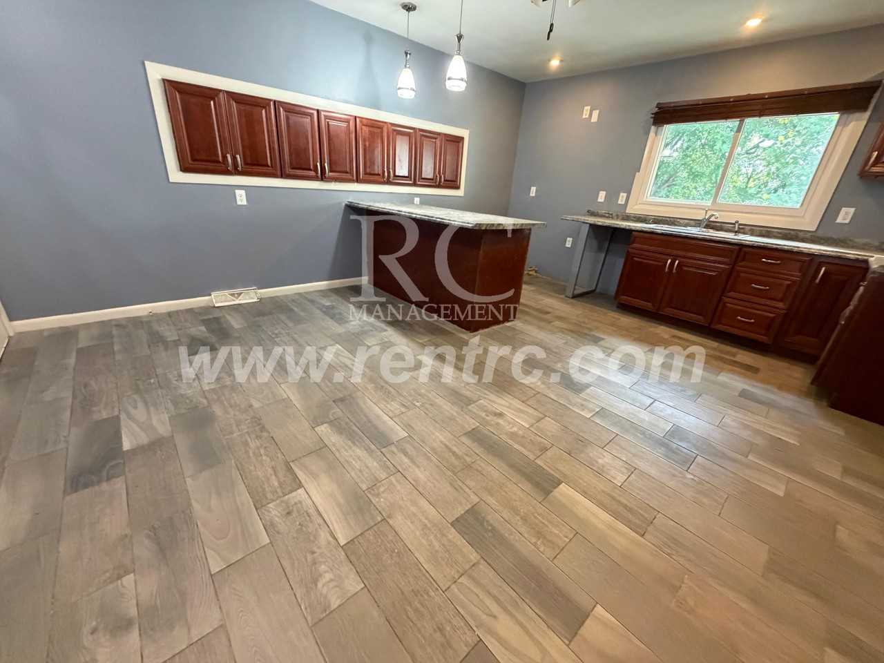 828 Johnson St - Photo 2 of 19