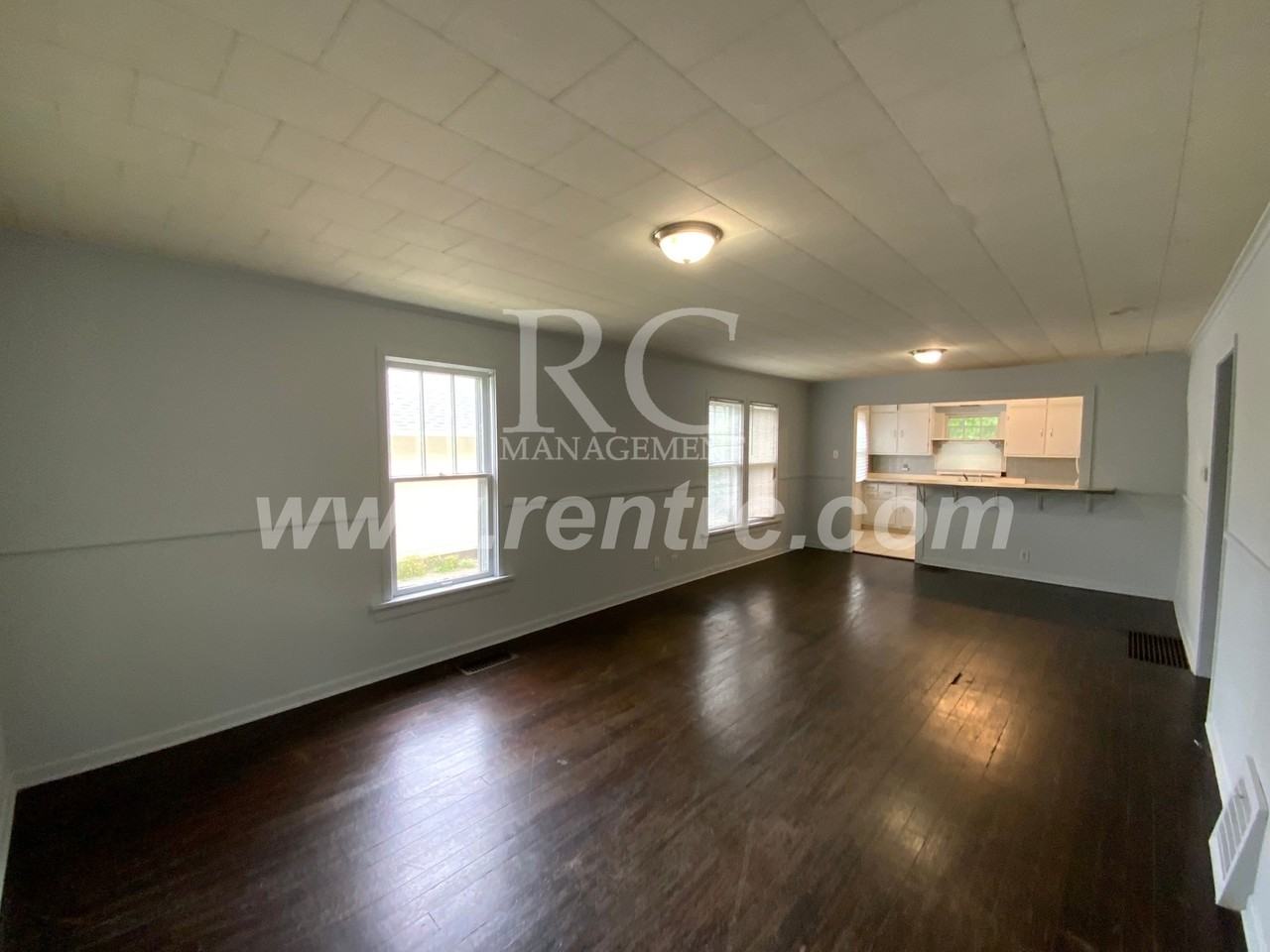 403 Florida St - Photo 6 of 12