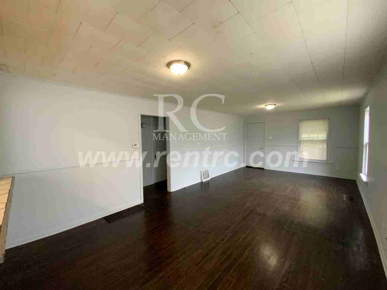 403 Florida St - Photo 7 of 12