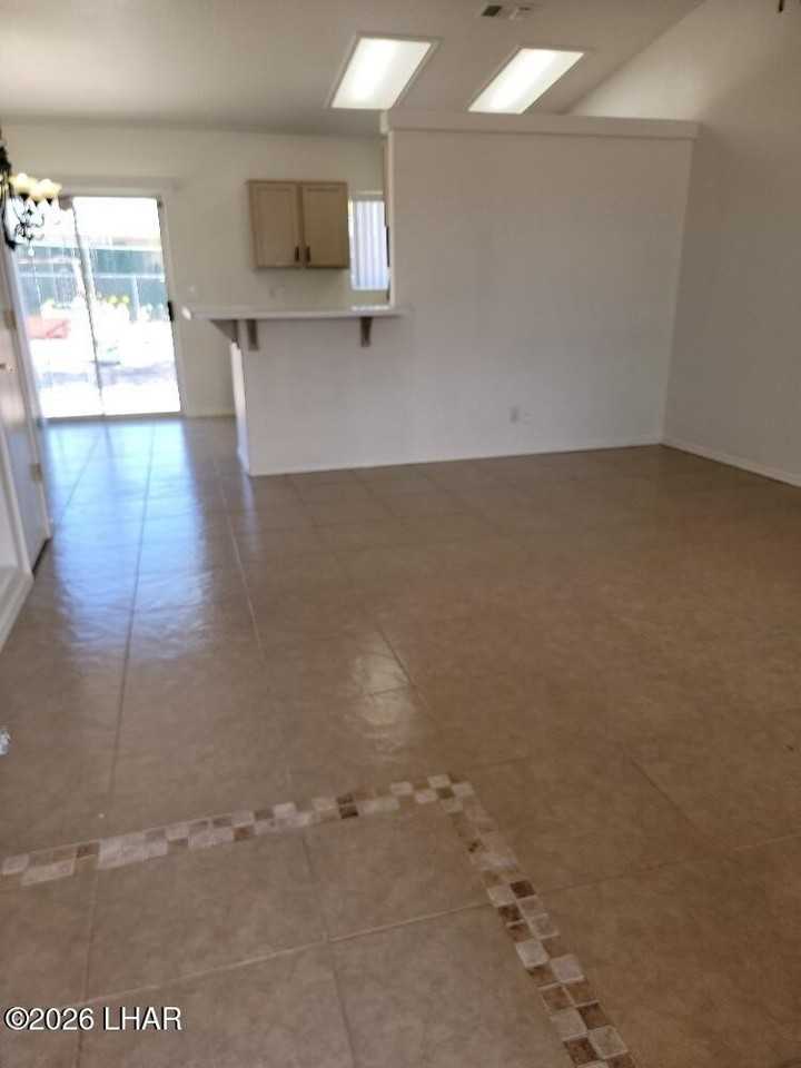 830 Falcon Dr - Photo 2 of 24