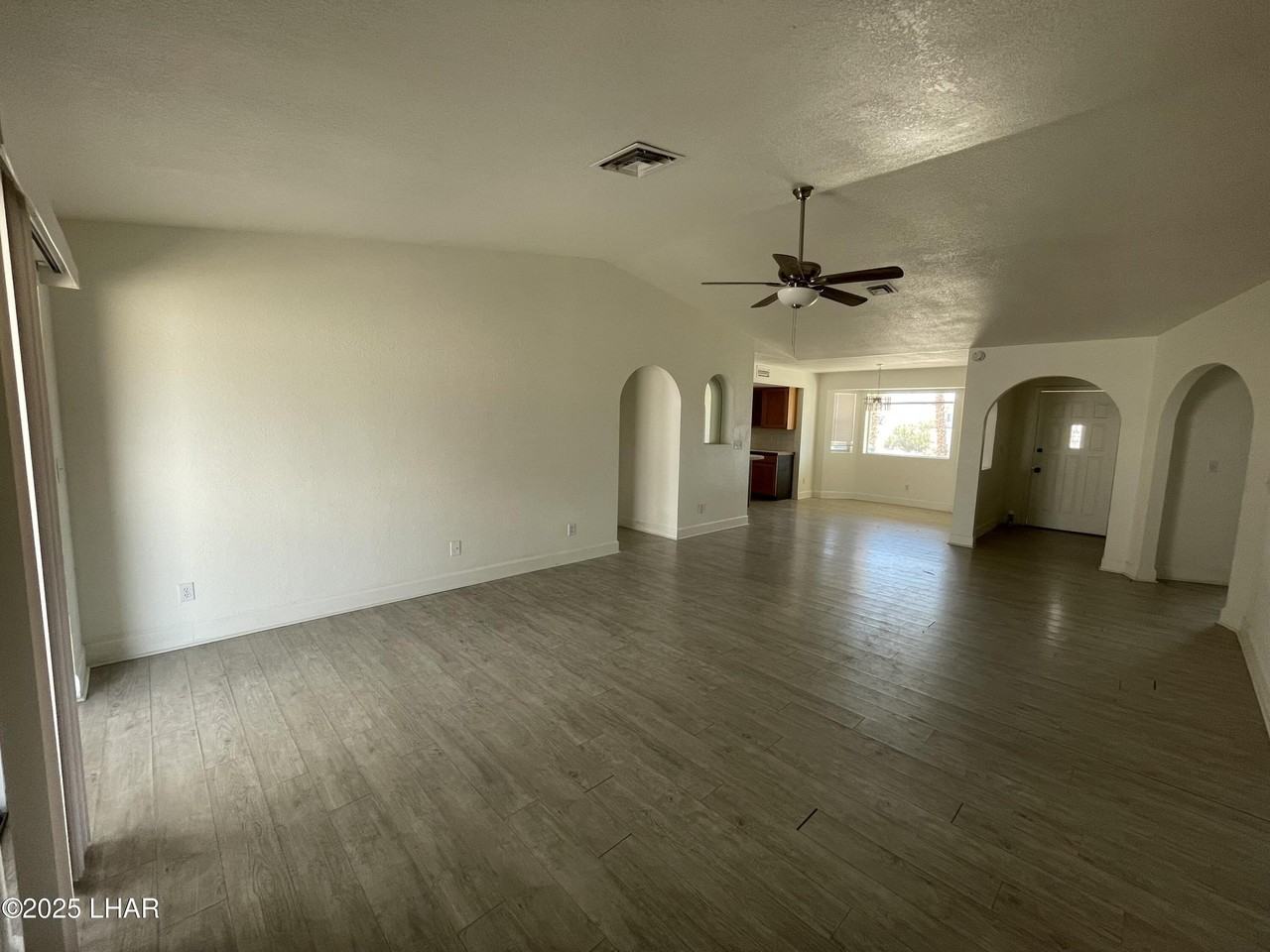 3461 Kiowa Blvd N - Photo 4 of 20
