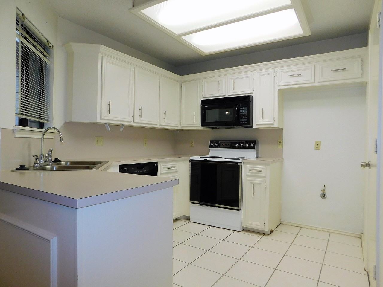 6814 Frankford Ave - Photo 6 of 15