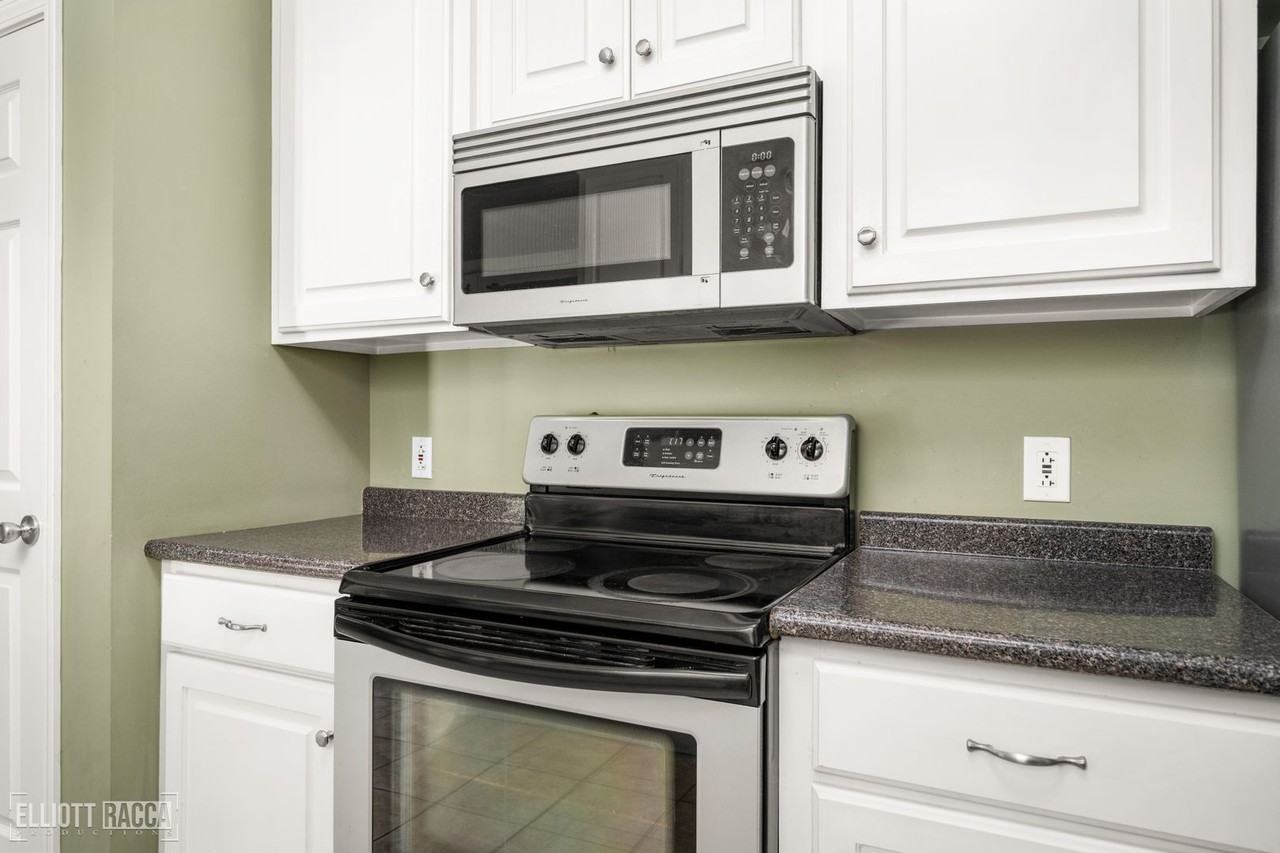 134 Darlene Rd - Photo 5 of 36