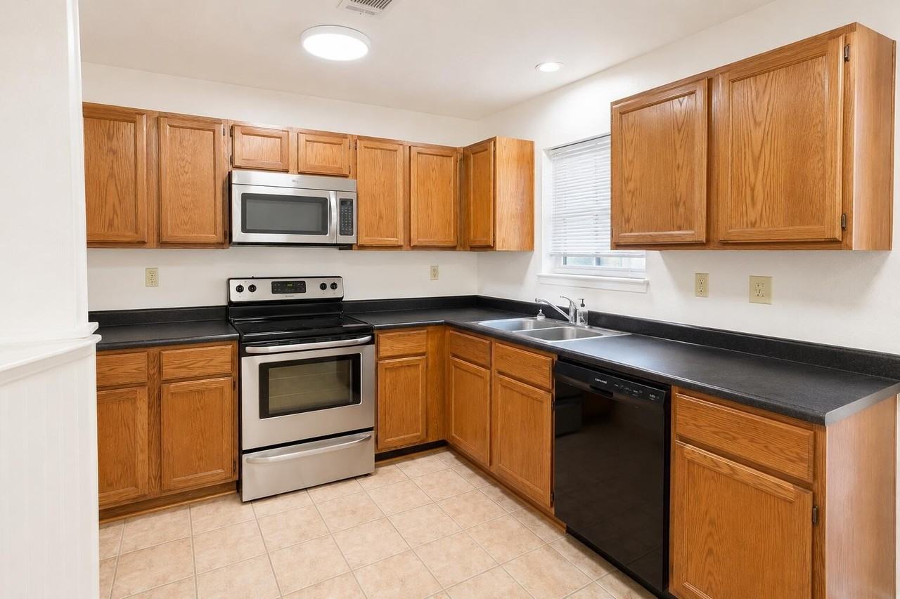 107 Hillside Dr - Photo 4 of 13