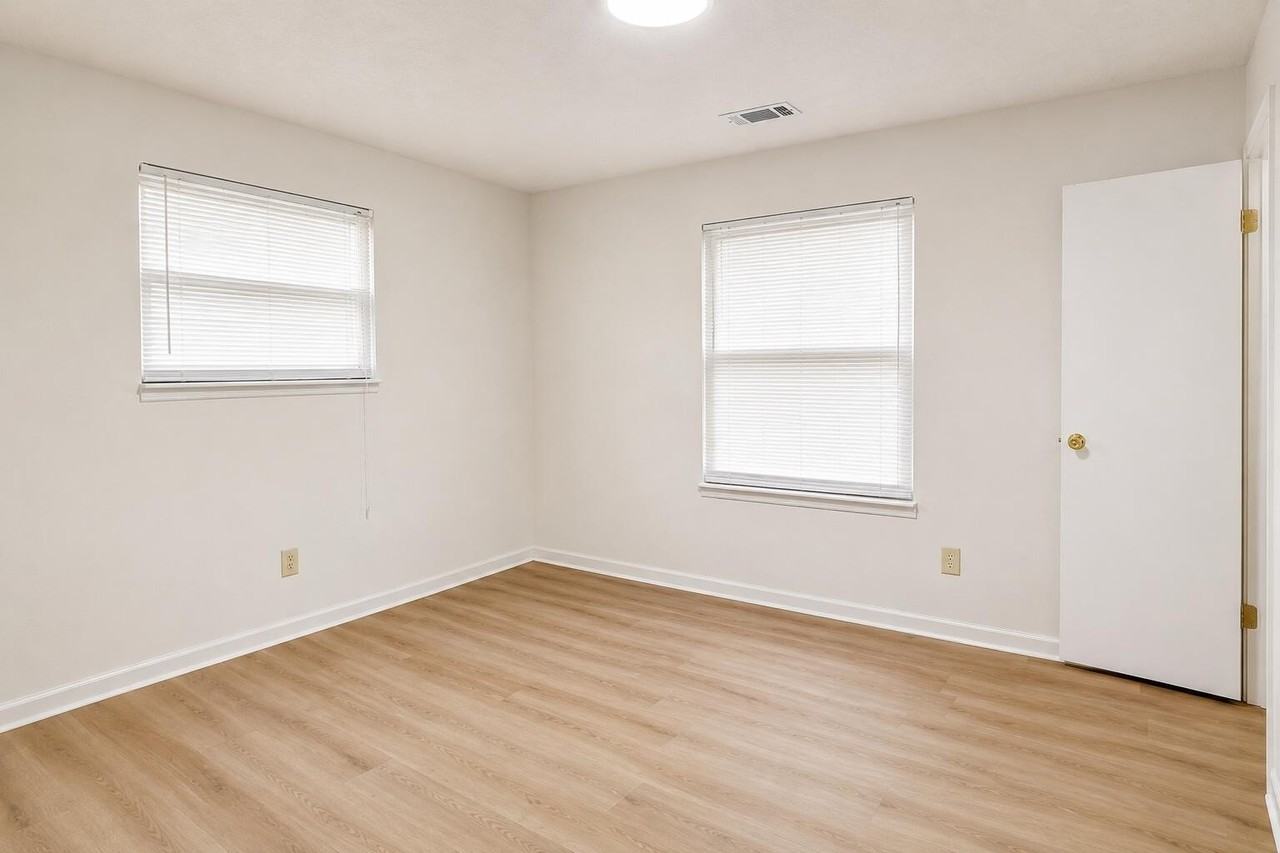 107 Hillside Dr - Photo 6 of 13