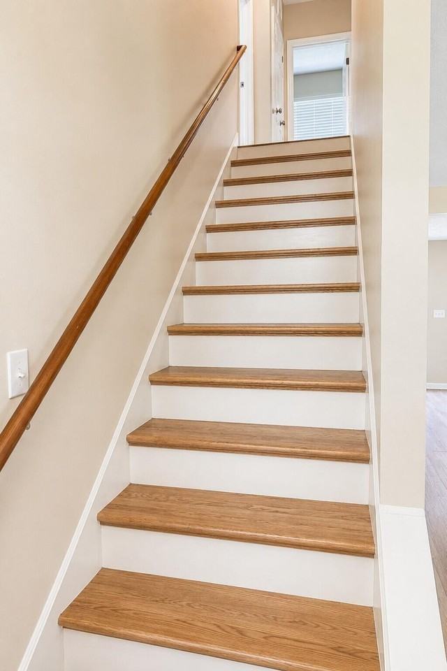 163 Williamsburg Ln - Photo 7 of 11