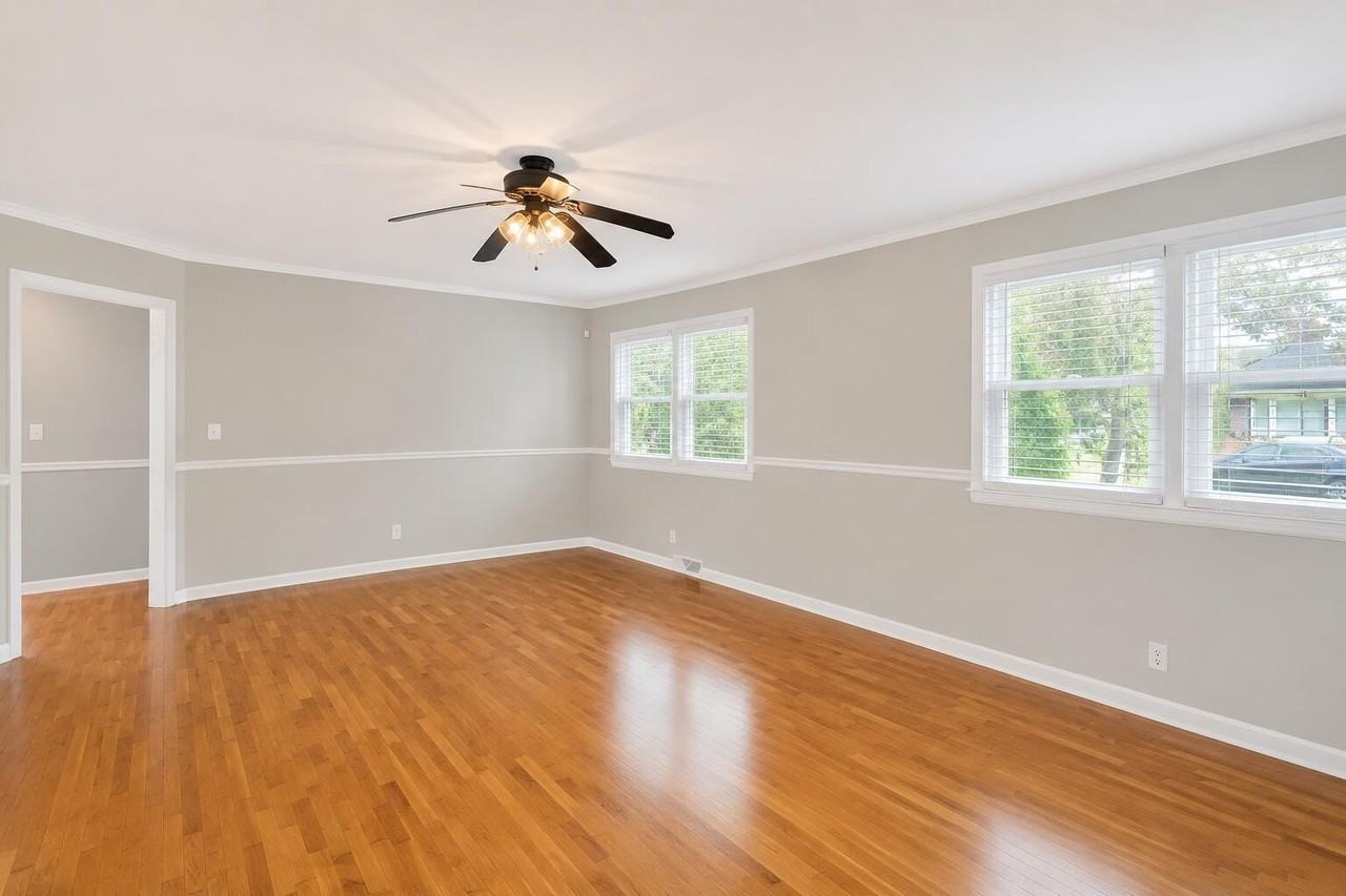 208 N Lewis Ct - Photo 3 of 15