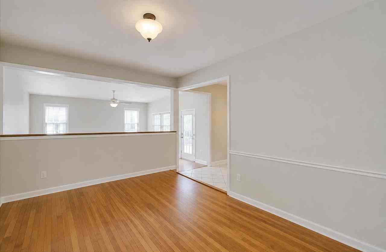 208 N Lewis Ct - Photo 5 of 15
