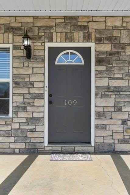 109 Cornwallis Dr - Photo 3 of 21