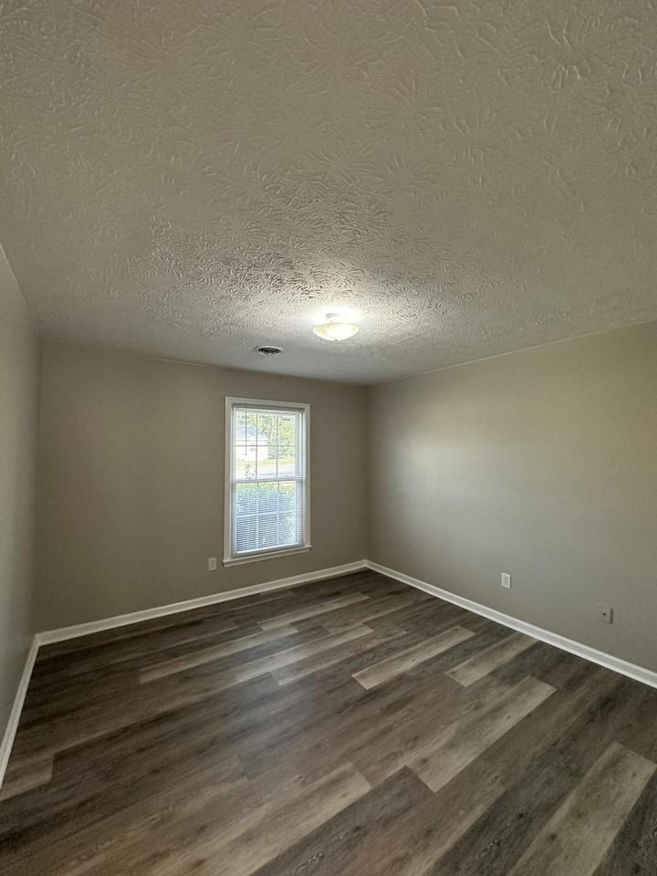 3353 Kenesaw Dr - Photo 3 of 18