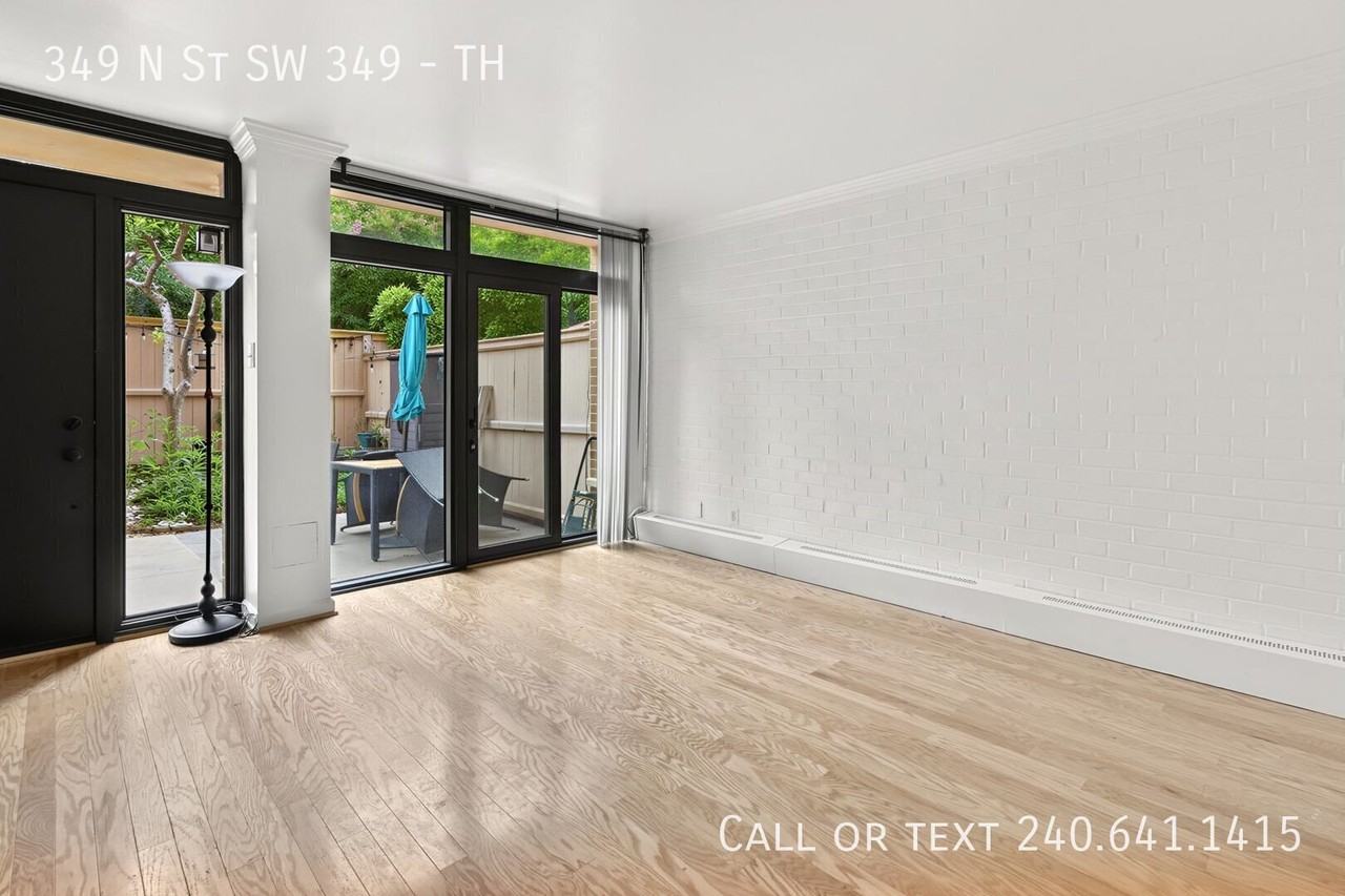 349 N St Sw #TH - Photo 3 of 14
