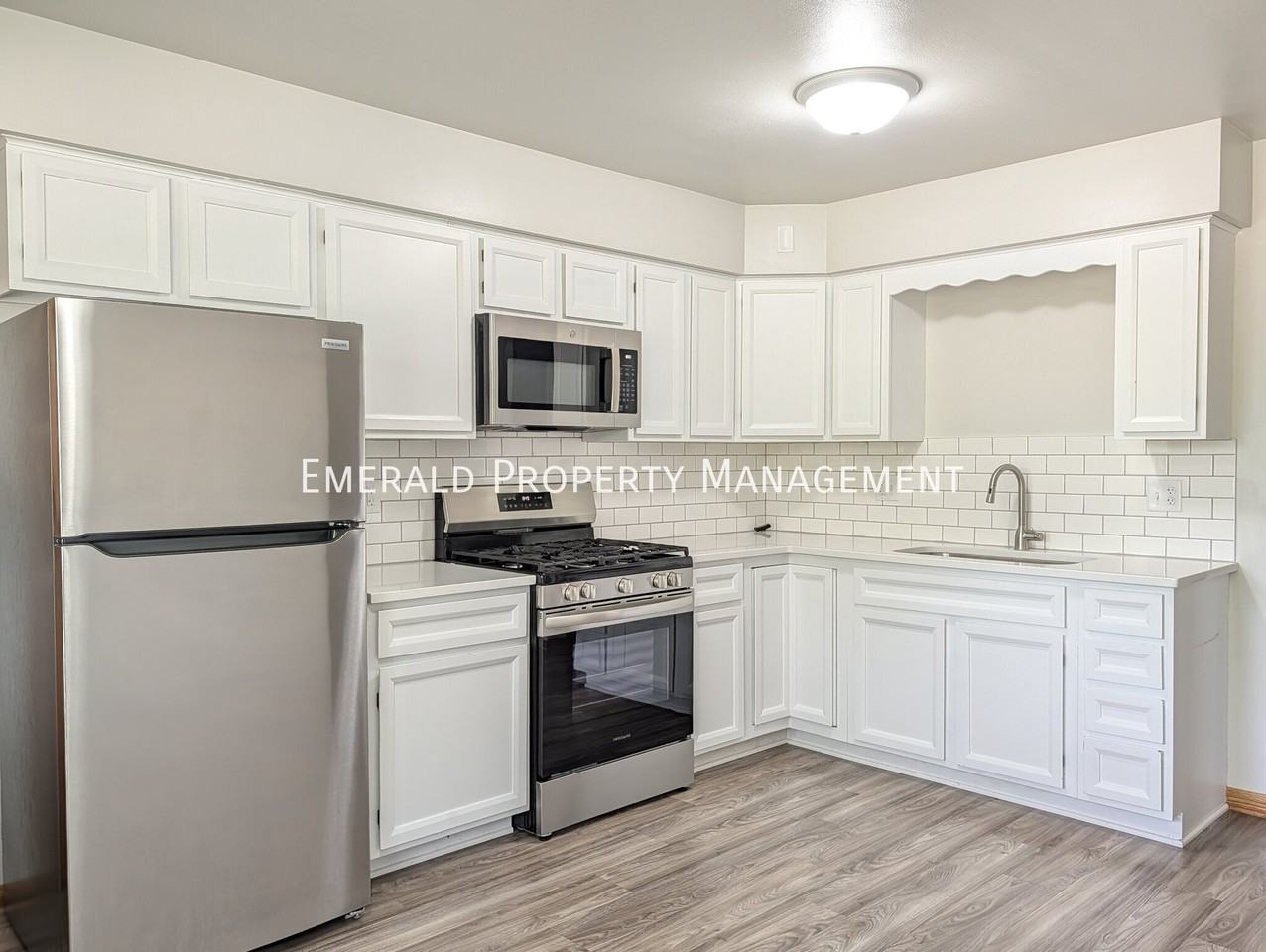 590 N Mulford Rd #3 - Photo 5 of 11