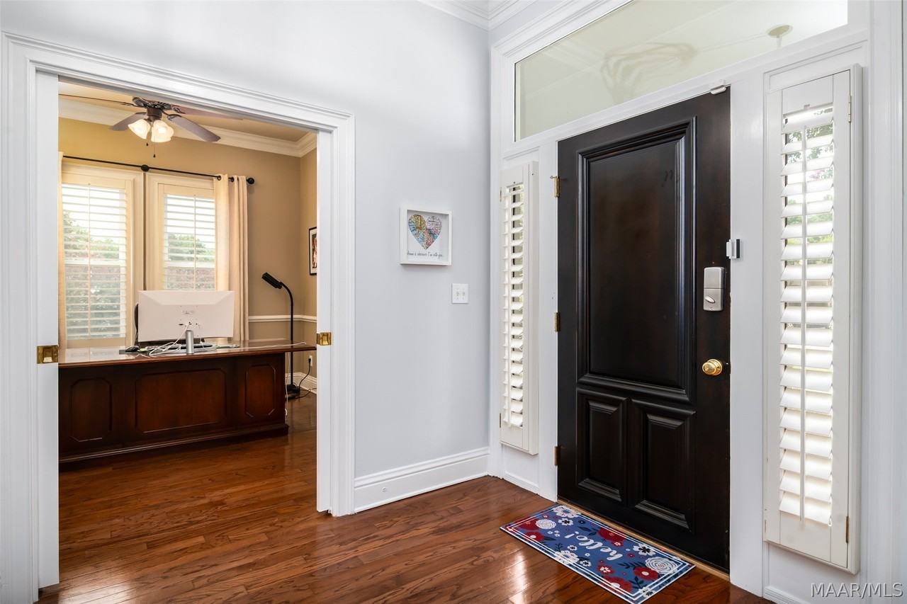8456 Marsh Ridge Dr - Photo 4 of 34