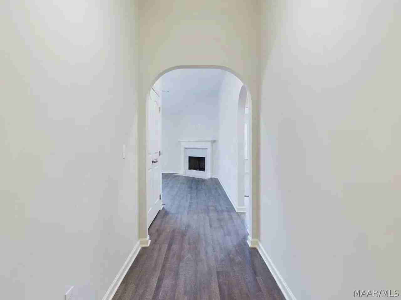 1212 Josephine Ave - Photo 4 of 10