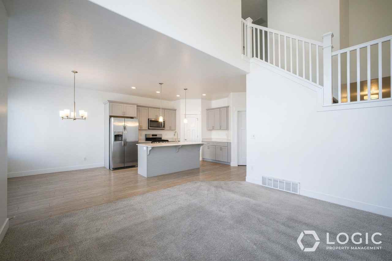 3704 W 2380 N - Photo 5 of 19