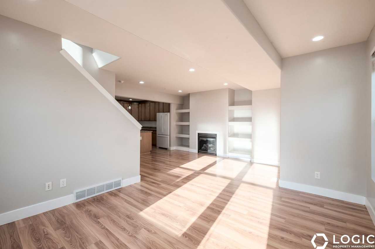 153 W Monifieth Pl - Photo 5 of 20