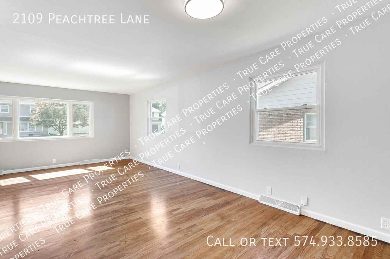 2109 Peachtree Ln - Photo 5 of 35