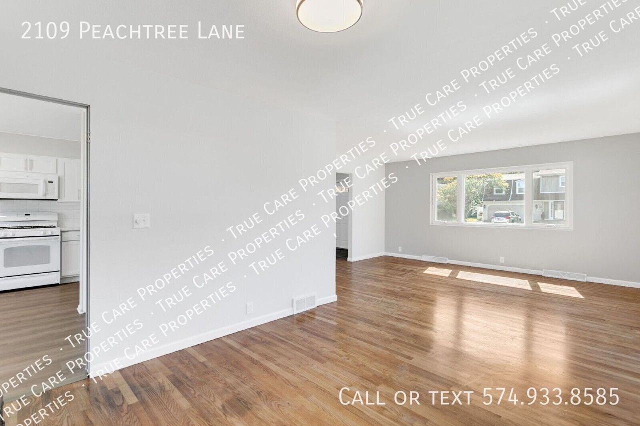 2109 Peachtree Ln - Photo 6 of 35