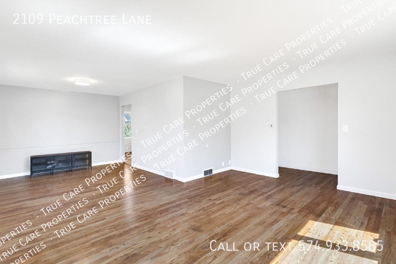 2109 Peachtree Ln - Photo 7 of 35