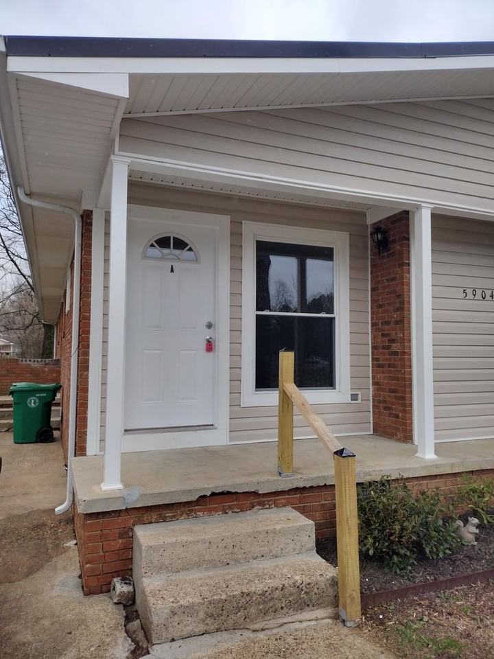 5904 Graston Ave - Photo 2 of 10