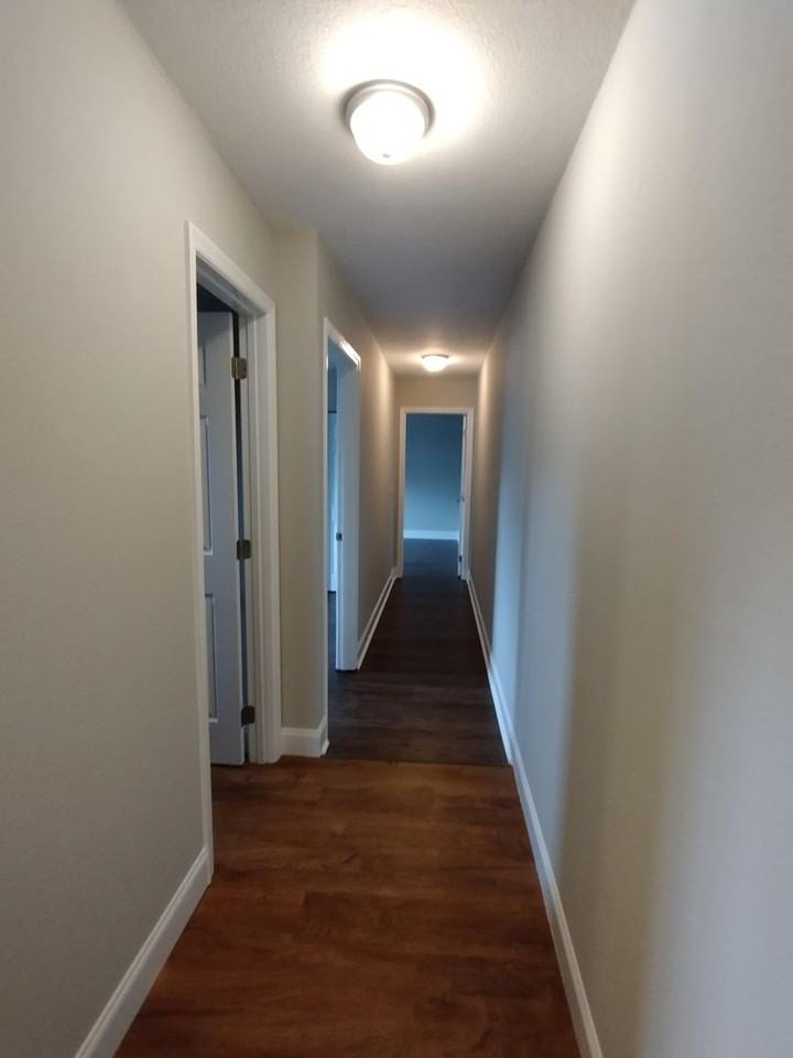 5904 Graston Ave - Photo 5 of 10