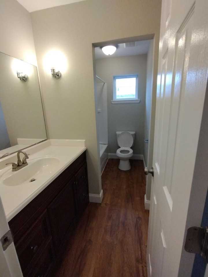 5904 Graston Ave - Photo 6 of 10